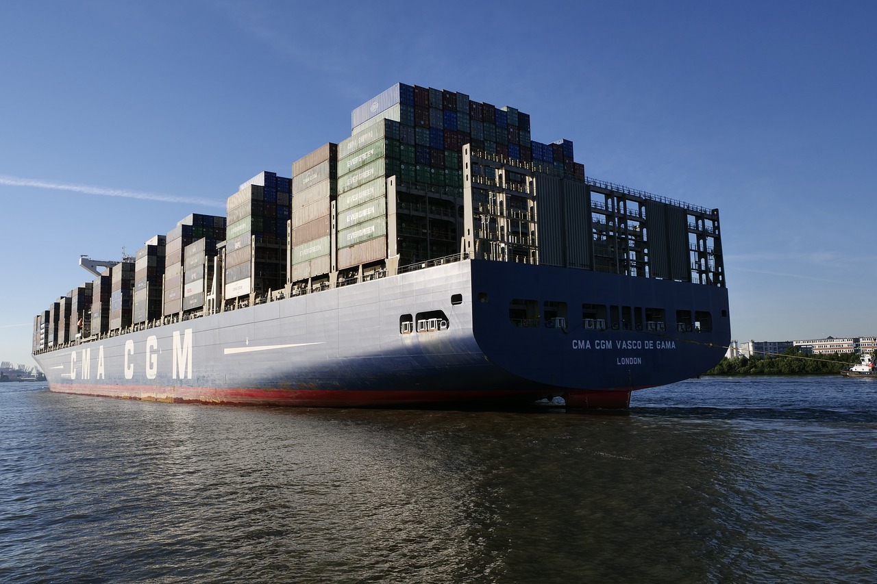 Containerschiff der Reederei CMA CGM