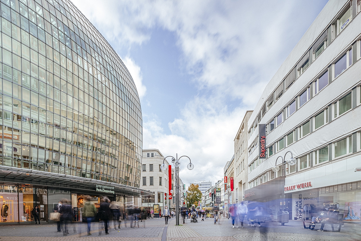 Unter anderem auf der Kölner Schildergasse wurden Interviews mit zahlreichen Passant*innen geführt.