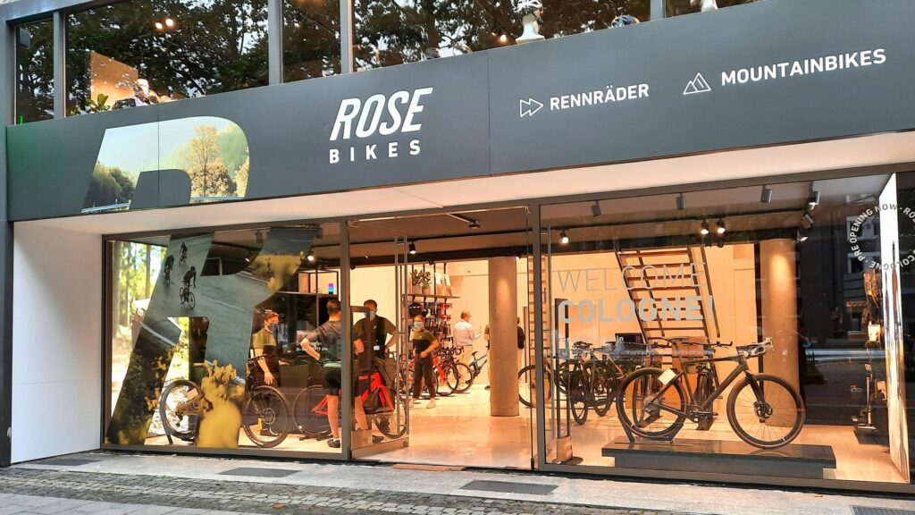 Mitte September fand die erste Teilöffnung des neuen Rose-Stores am Kaiser-Wilhelm-Ring in der Kölner Innenstadt statt