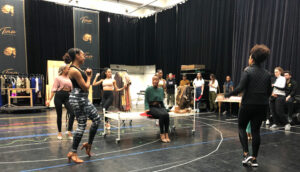 Szene aus der offenen Probe von Tina- Das Tina Turner Musical. In der Mitte Aisata Blackman als Tina