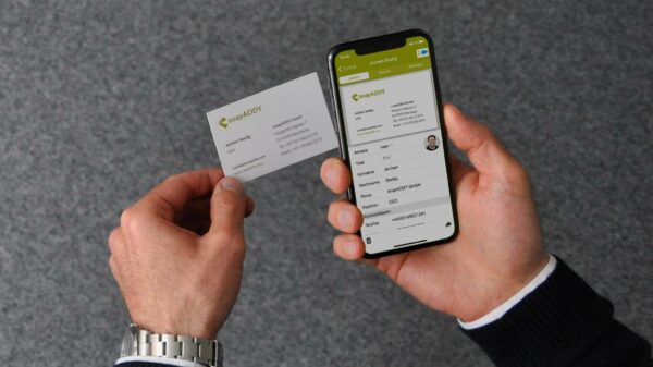 Kostenlose Digitalisierung von Visitenkarten mit dem snapADDY CardScanner