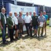 Eröffnungsfeier Agri-PV Park Gabersdorf. Von links nach rechts: Franz Tonner (Steierischer Bauernbund), Hubert Lang (Abg. Steierischer Landtag), Maria Pein (Landwirtschaftskammer Steiermark), Josef Gründl (G&G Sonnenstrom), Heiko Hildebrandt (Next2Sun), Werner Kogler (Vizekanzler), Sascha Krause-Tünker (Next2Sun), Peter Gsell (G&G Sonnenstrom), Wolfgang Kubassa (Klimaregion Gabersdorf-Schwarzautal), Bernhard Stöckl (Next2Sun)