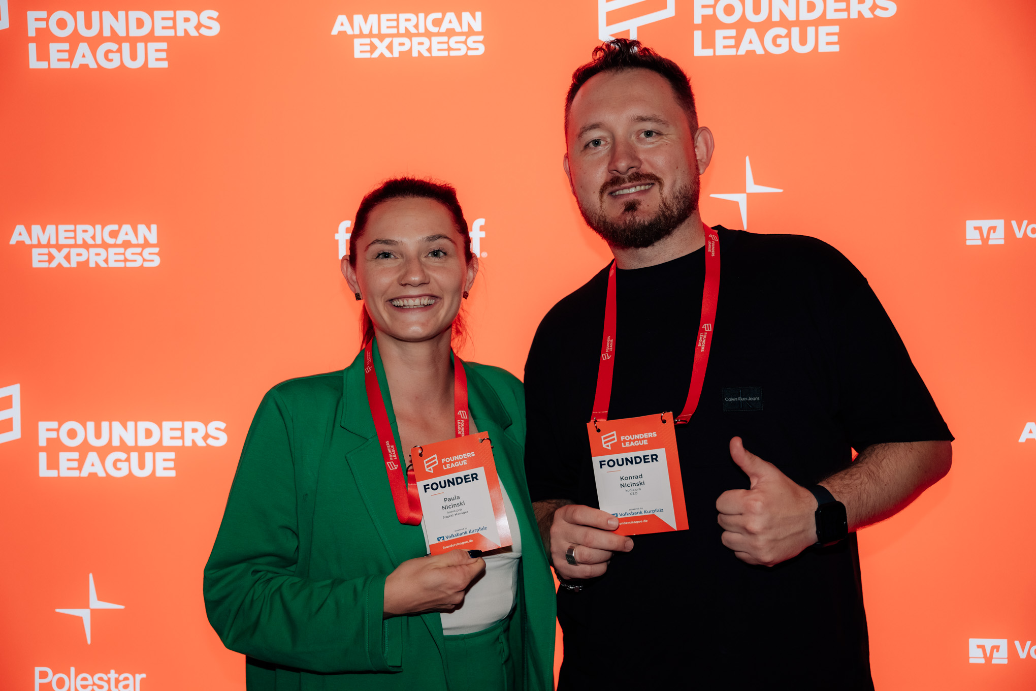 Paula Nicinski und ihr Geschäftspartner Konrad Nicinski bei der Founders League Live Show in Mannheim. "Wir stehen noch am Anfang unserer Reise - Networking und Aufklärungsarbeit machen einen großen Teil unserer derzeitigen Arbeit aus."